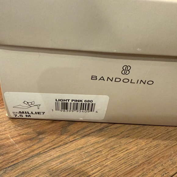 Brand new in box*Bandolino Women’s Millie Floral Pump - Picture 2 of 8